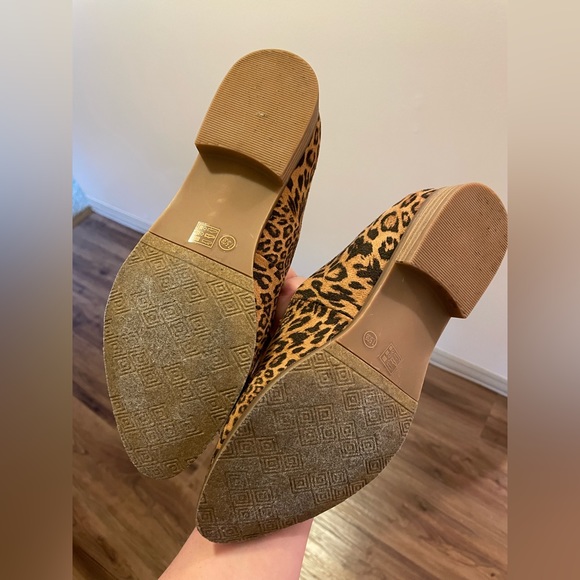 Chinese Laundry women’s animal print loafers size 7.5 - Picture 2 of 5